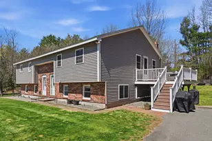 32 Tallant Rd, Pelham, NH 03076 - Photo 7