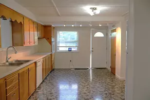 56 Arbutus Ln, Manchester, NH 03109 - Photo 7