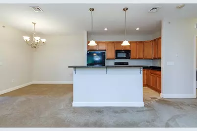 14-8 Carriage Way, Manchester, NH 03102 - Photo 3