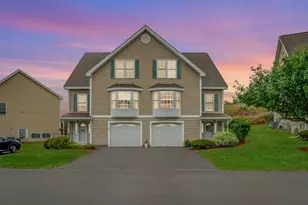 10 Canterberry Ct, Hudson, NH 03051 - Photo 1