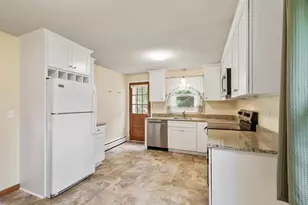 18 Williams St, Salem, NH 03079 - Photo 9