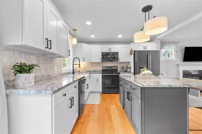 10 Meghan Drive, Sandown, NH 03873 - Photo 5