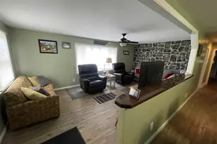 516 Old Glen Ave, Berlin, NH 03570 - Photo 7