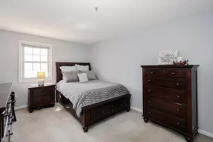 910 Elmwood Dr, Hudson, NH 03051 - Photo 19
