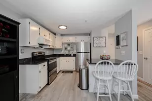 910 Elmwood Dr, Hudson, NH 03051 - Photo 9