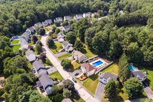 11 Wintergreen Dr, Merrimack, NH 03054 - Photo 5