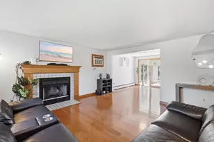 12 Constance Dr, Londonderry, NH 03053 - Photo 5