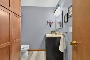 8 Seasons Ln, Londonderry, NH 03053 - Photo 17