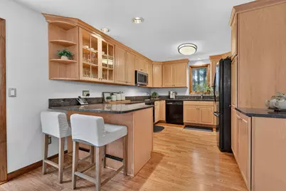 8 Seasons Lane, Londonderry, NH 03053 - Photo 3