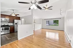 19 Cimmarron Dr, Nashua, NH 03062 - Photo 9