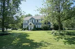 7 Harmony Dr, Londonderry, NH 03053 - Photo 3