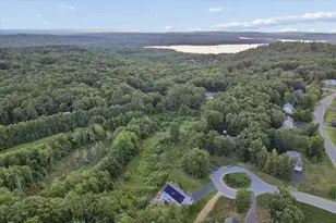 40 Seavey Dr, Auburn, NH 03032 - Photo 3