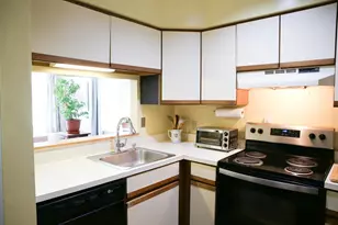 217 Woodhaven Dr, Hartford, VT 05001 - Photo 9
