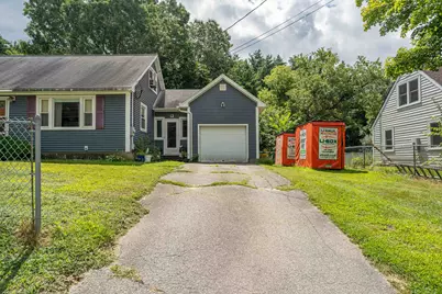 9 Phillips Drive, Hudson, NH 03051 - Photo 3