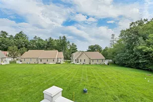 19 Town Village Dr, Salem, NH 03079 - Photo 7