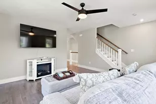 32 Charter St, Exeter, NH 03833 - Photo 17