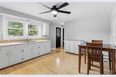 156 Kenberma Street, Manchester, NH 03103 - Photo 9