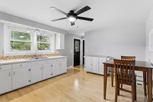 156 Kenberma St, Manchester, NH 03103 - Photo 9