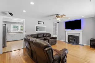 156 Kenberma St, Manchester, NH 03103 - Photo 5
