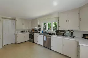 51 Platts Ave, Manchester, NH 03109 - Photo 17