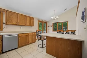17 Skylark Dr, Derry, NH 03038 - Photo 13