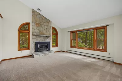 17 Skylark Drive, Derry, NH 03038 - Photo 9