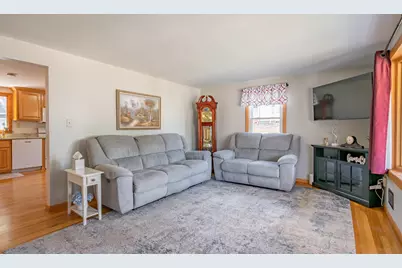 565 Vinton Street, Manchester, NH 03103 - Photo 3