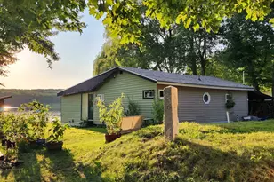 6 Holiday Shr Dr, Dunbarton, NH 03046 - Photo 1