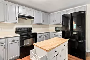 135 Forrest St, Plaistow, NH 03865 - Photo 3