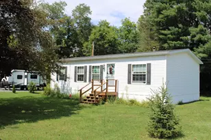 28 Huron St, Whitefield, NH 03598 - Photo 1