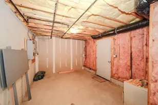 8 Rainbow Dr, Londonderry, NH 03053 - Photo 33