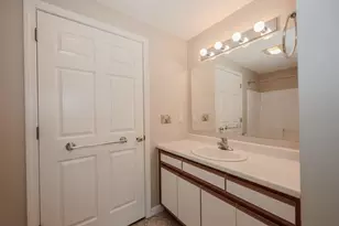 8 Rainbow Dr, Londonderry, NH 03053 - Photo 21