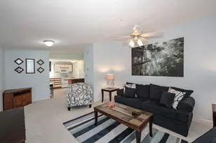 8 Rainbow Dr, Londonderry, NH 03053 - Photo 5