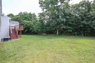 8 Rainbow Dr, Londonderry, NH 03053 - Photo 27