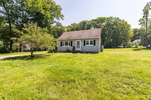 10 Hunter Dr, Raymond, NH 03077 - Photo 1