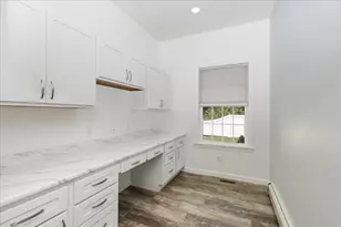 42 Shannon Rd, Salem, NH 03079 - Photo 7