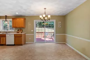 13 Lantern Dr, Sandown, NH 03873 - Photo 5