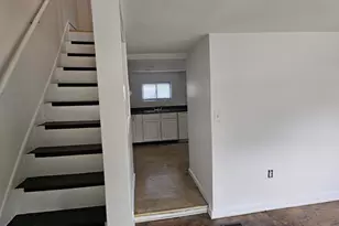 8A &amp 8B Jackson St, Nashua, NH 03060 - Photo 5