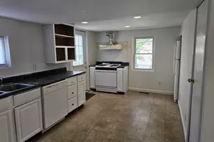 8A &amp 8B Jackson St, Nashua, NH 03060 - Photo 7