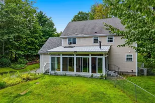 28 Chelsea Ct, Henniker, NH 03242 - Photo 3