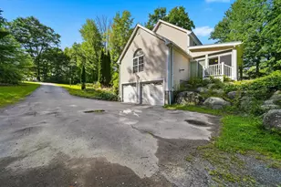 28 Chelsea Ct, Henniker, NH 03242 - Photo 3