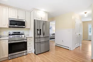 694 Walnut St, Manchester, NH 03104 - Photo 9