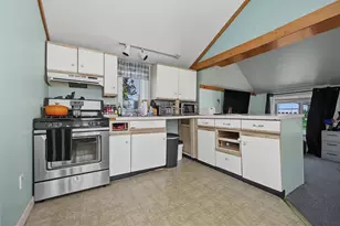 51 High St, Epping, NH 03042 - Photo 3