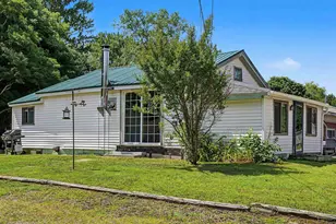 51 High St, Epping, NH 03042 - Photo 1