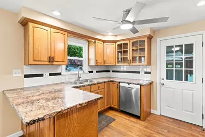 283 S Hall Street, Manchester, NH 03103 - Photo 7