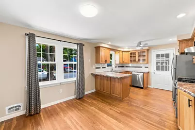 283 S Hall Street, Manchester, NH 03103 - Photo 5