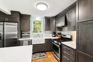 24 Hitching Post Ln, Bedford, NH 03110 - Photo 7