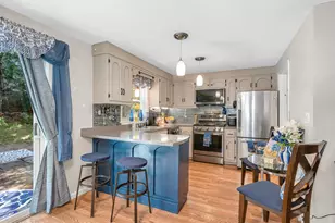 56 Burgundy Dr, Nashua, NH 03062 - Photo 9