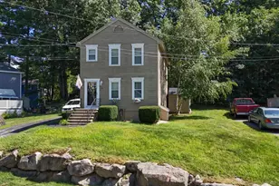 56 Burgundy Dr, Nashua, NH 03062 - Photo 1