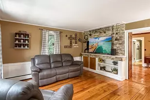 7 Amesbury Rd, Newton, NH 03858 - Photo 3